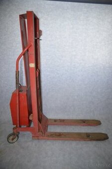 Vysokozdvižný vozík české výroby