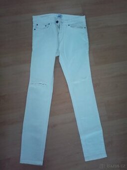 Dámské bílé džíny Zn. Pull&bear, vel. 40, top stav