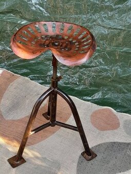 Industriální nábytek