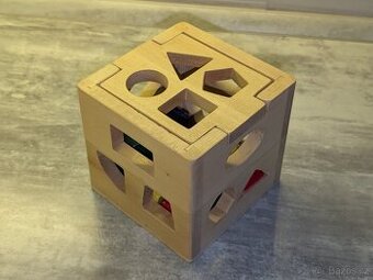 Dřevěná vkládací kostka