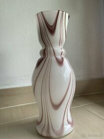 Váza retro hutní mléčné sklo