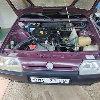 AUTO ŠKODA FAVORIT 135