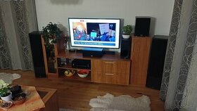 Obývakový nábytek, stůl, skříň, skříň k TV