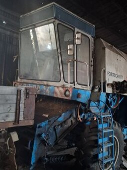Kombajn E 512