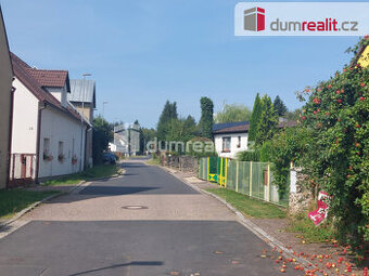Roubená chalupa s hrázděným štítem v Klimentově u Mariánskýc