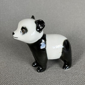 Royal Dux Porcelánová soška Panda V 9.5 cm