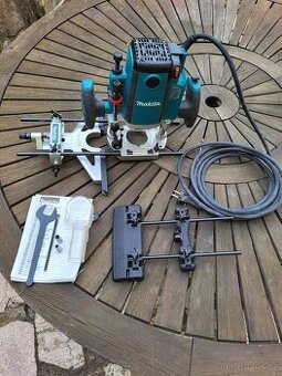 Horní frézka Makita RP 2301 FC