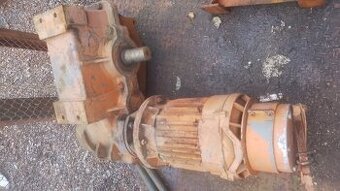 Elektromotor s převodovkou