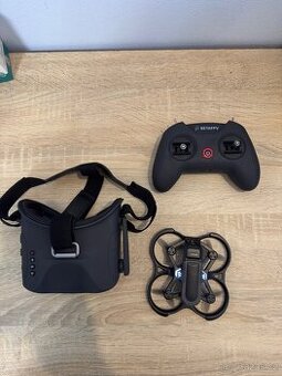 FPV dron BETAFPV s brýlemi a ovladačem – kompletní set