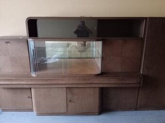 retro stěna s 2 bary