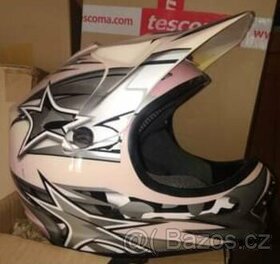 Motokrosová přilba