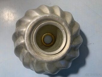 Stará hliníková forma bábovka