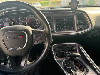 Prodám Dodge Challenger 3.6 V6