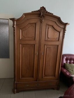 Satni skrin se zasuvkou 120 let