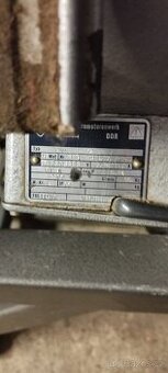 Šicí stroj na kůži