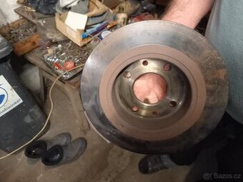 Prodám náhradní díly dacia