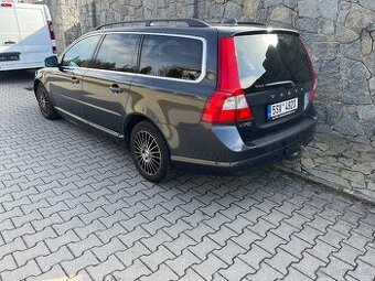 Volvo V70 2010 XENONY KŮŽE NAVIGACE