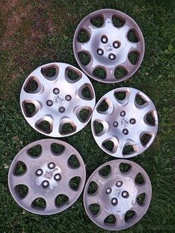 Prodám Kryty kol 15 palců originál Peugeot