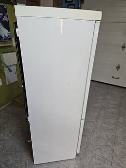 Lednice ZANUSSI s mrazákem