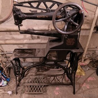 šicí stroj  Singer