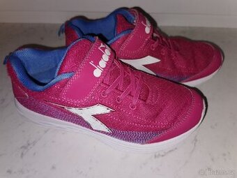 Dětské sportovní boty Diadora, přezůvky vel. 37
