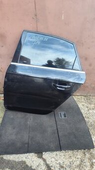 Zadní dveře Audi A4 B8 sedan LZ9Y