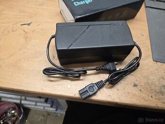 Nabiječka LI-ION baterií pro 60V (67,2v) 5A