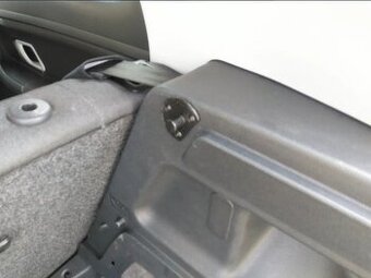 Držák zadní odkládací plochy pro Fabii 2