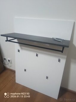 Věšák na bundy "šatní panel"