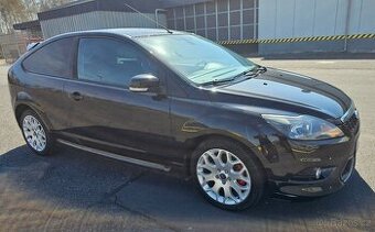 Prodám Ford focus St 2.0 benzín 107 kW  pěkný stav