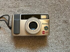 Stary fotoaparát Konica Z-up 130e