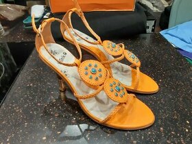 Oranžové dámské sandále na vyšším podpatku vel. 39