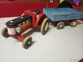 Starožitná hračka traktor obrovský