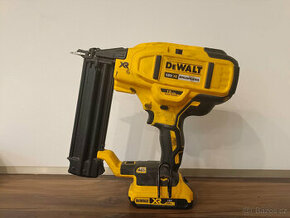 Hřebíkovačka DeWALT DCN680D2