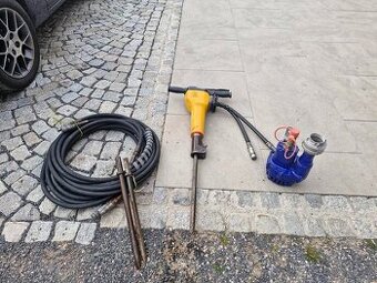 Ruční hydraulické kladivo + kalové čerpadlo JCB