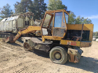 Kolový bagr DH 113