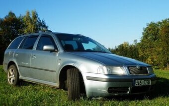 Prodám na dodělání nebo na díly plně funkční škoda octavia 1