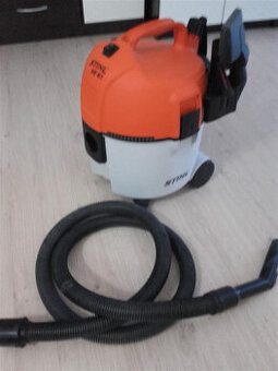 Stihl SE 61 výkonný kvalitní vysavač pro průmysl i domácnost - 1