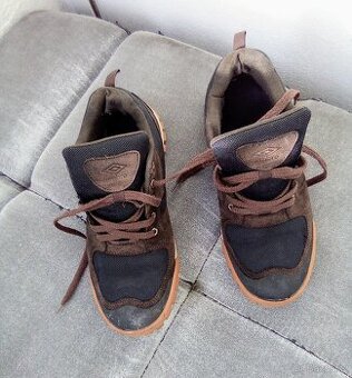 Pánské polobotky Umbro , vel. 42 / 7,5