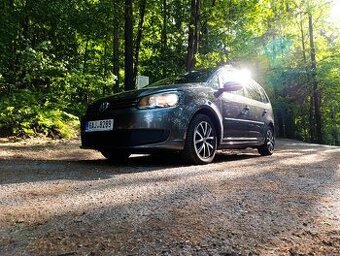 Touran 1.6 TDI TOP STAV, 6 st. manuál, 2012