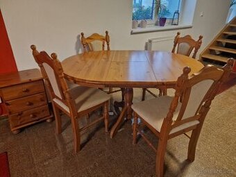Prodám dřevěný smrkový rozkládací stůl + 4 židle