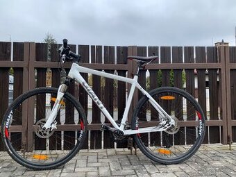Trekove kolo Giant, pro cca 175cm, predani lze i Praha 9