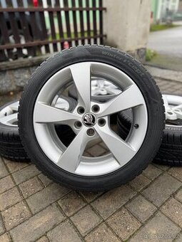 Originální Škoda alu na zimních pneu 215/45/16 6mm