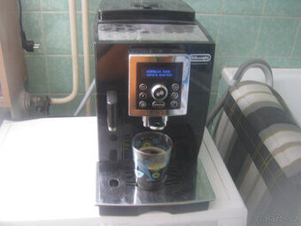 Prodám starší kávovar DELONGHI Cappuccino-1490 kč.