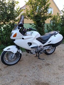 Honda NT 650 Deauville - 1