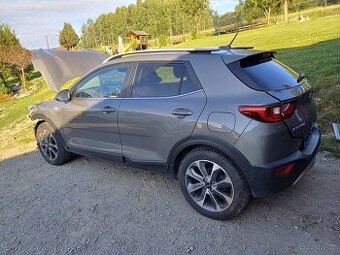 Kia stonic 1.0 turbo hybryd