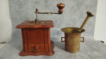 Starý mlýnek na kávu s intarzii + hmoždiř celek za 1599,-