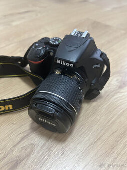 Nikon D3500 + 18-55 mm AF-P v perfektním stavu
