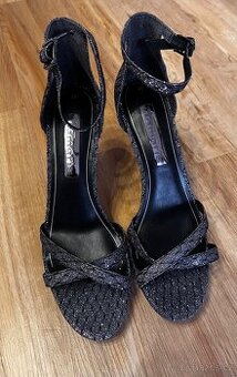 Dámské plesové stříbrné boty Tamaris vel. 41