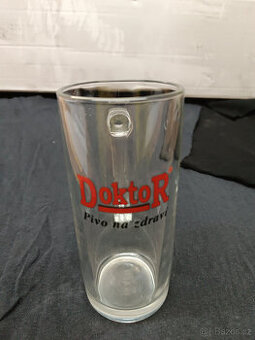 Pivní sklenice ucháč DOKTOR 0.4 L